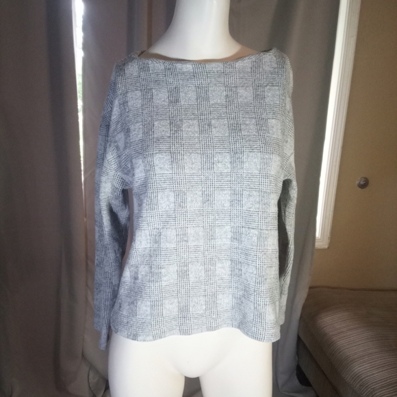 H&M Light Gray Knit Sweater - Picture 1 of 3